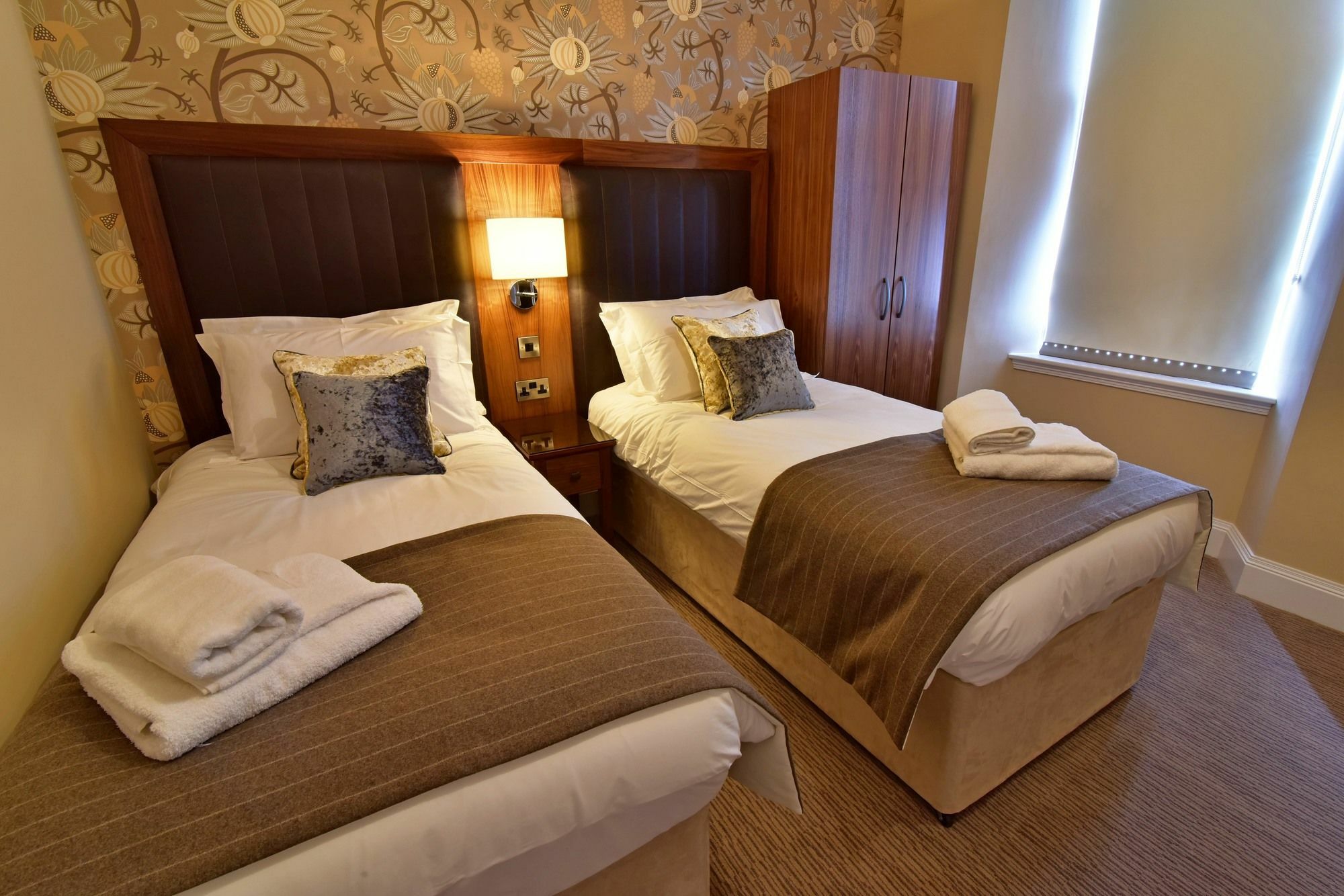 The Townhouse Aberfeldy - Rooms & Breakfast Екстер'єр фото